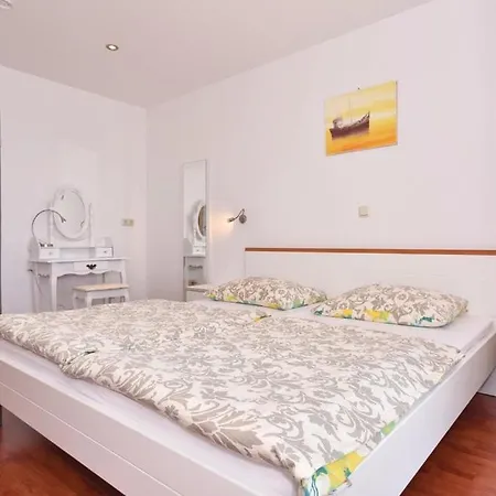 Aparthotel Anči