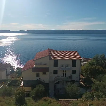 Anči Aparthotel 4*